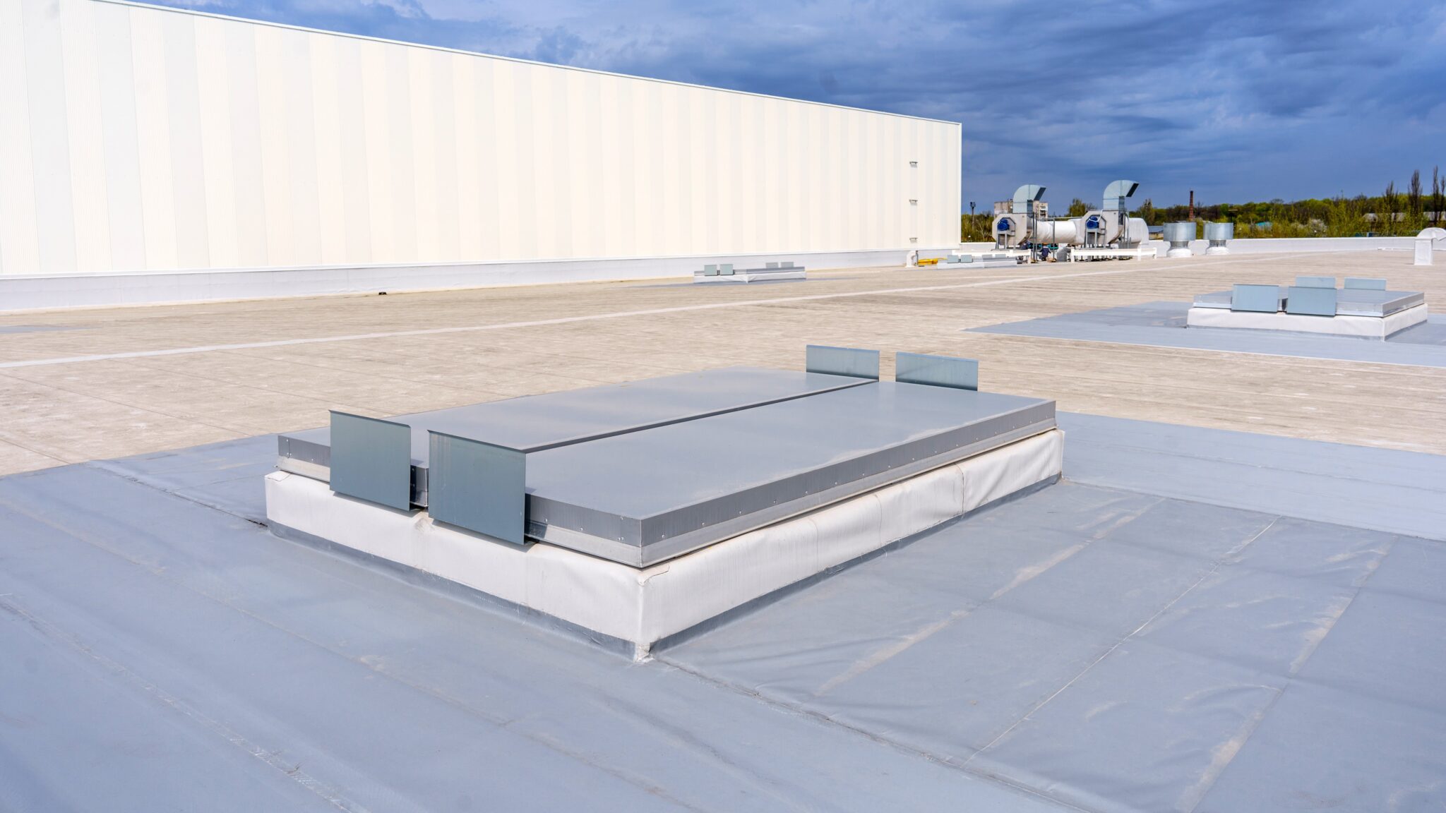 Large flat empty commercial roof
