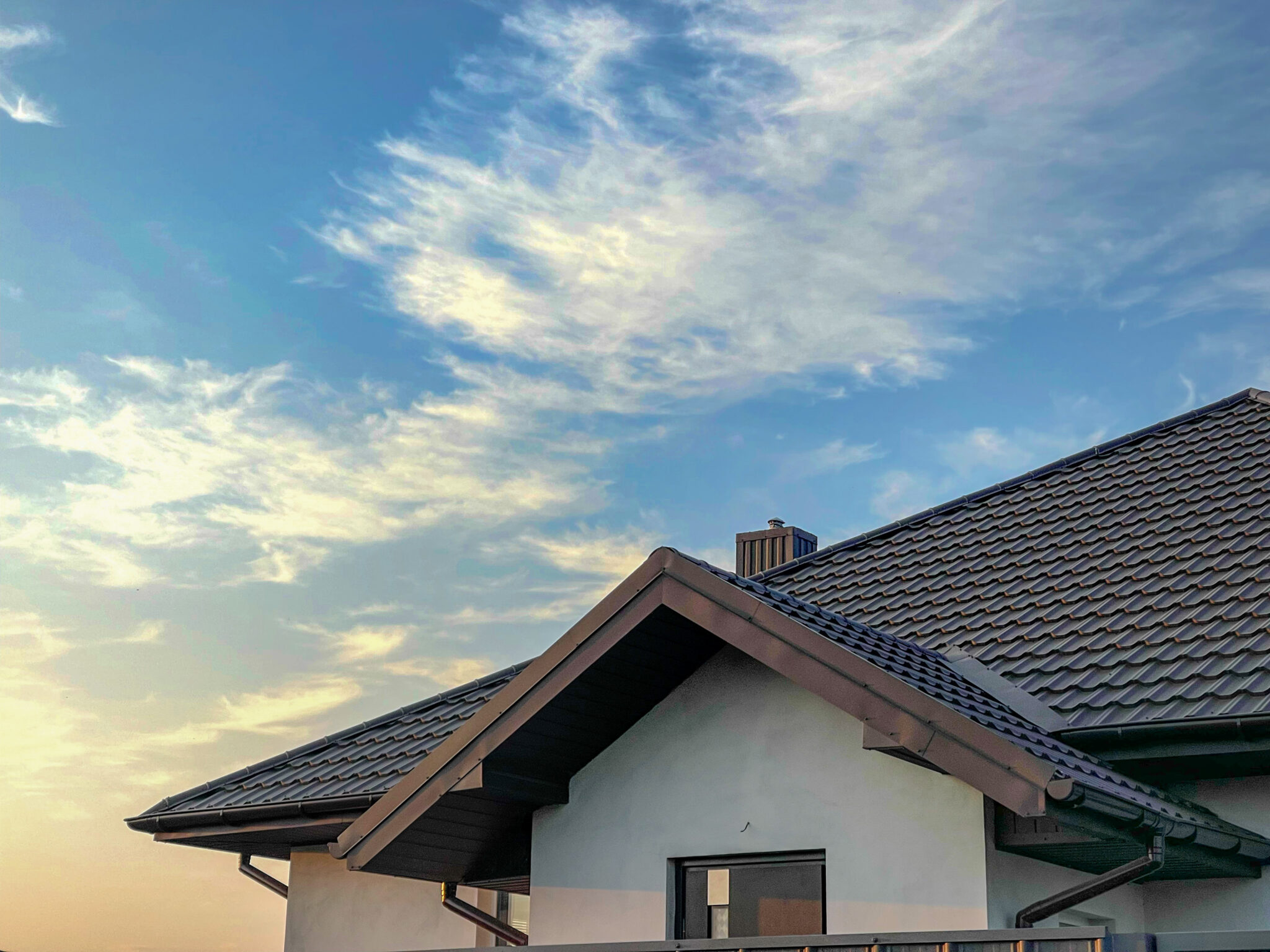 Florida home with metal roofing shingles