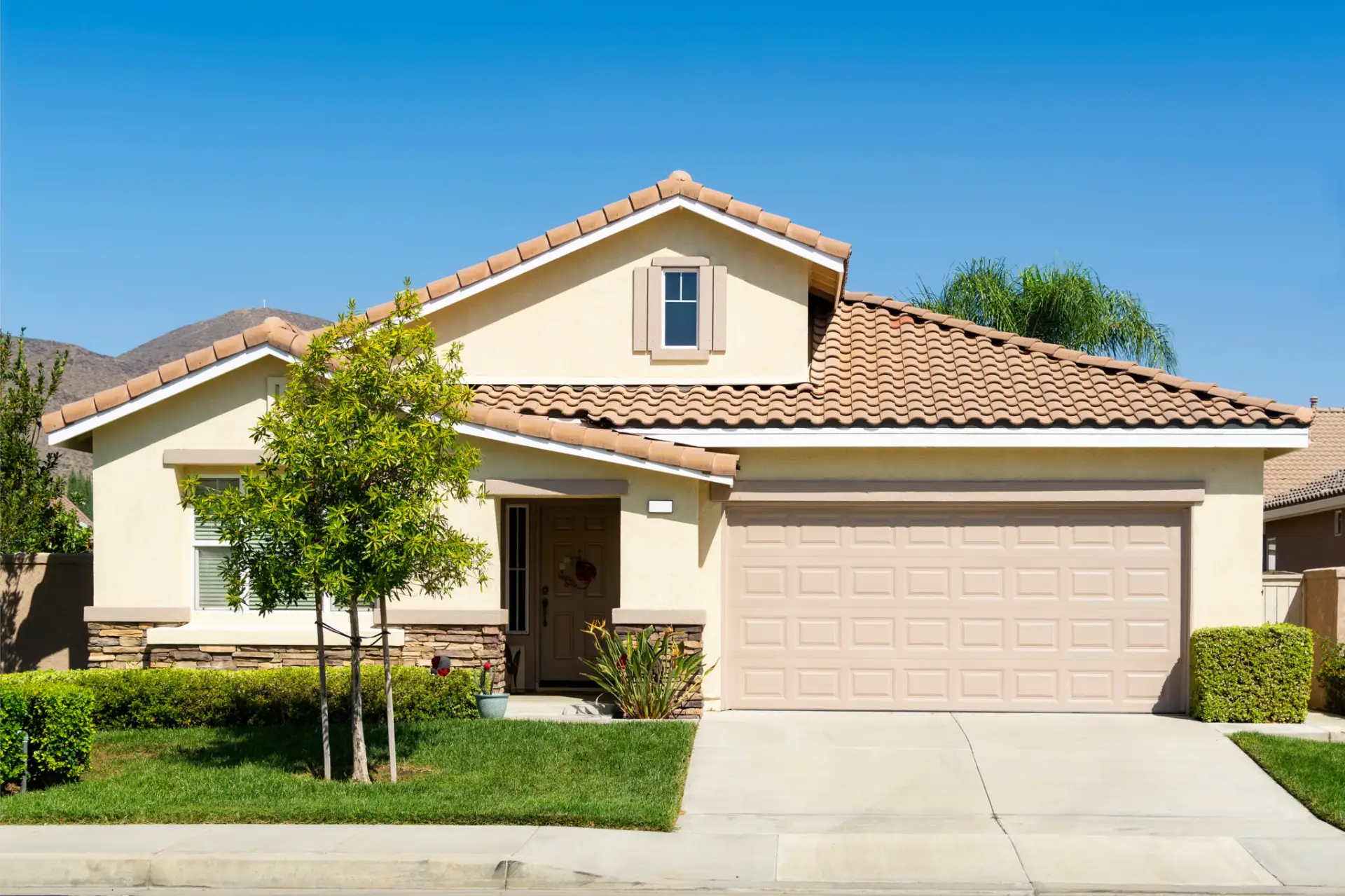 Roofing companies that install clay tile on house in Fernandina Beach, FL by Universal Roofing & Contracting