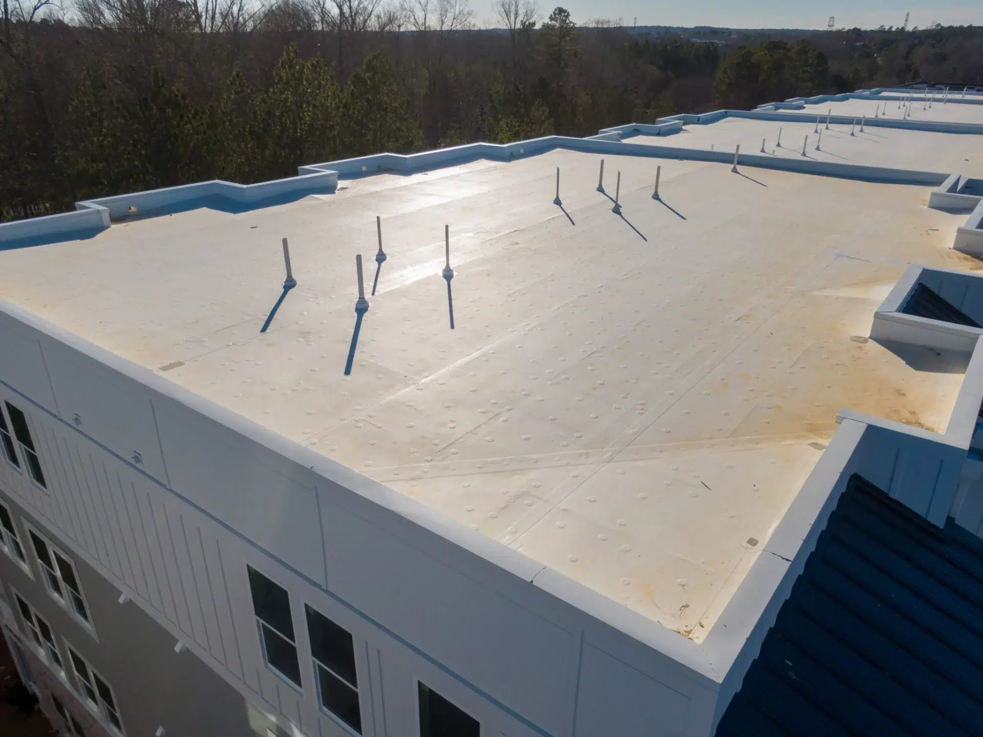 Fernandina Beach, FL Commercial roofing contractors near me for flat roof repair services by Universal Roofing & Contracting