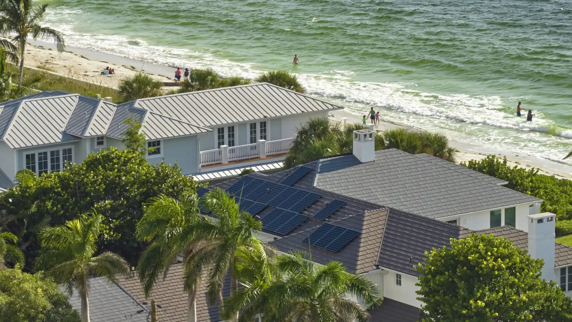Metal roofing company near me in Atlantic Beach, FL | Universal Roof & Contracting